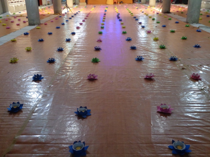 Bình Dương: Xúc động đêm thắp nến tri ân Cha Mẹ tại khóa tu chùa Huệ Minh