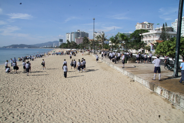Làm sạch Môi trường biển Nha Trang – Hướng tới Đại lễ Phật Đản Vesak – 2014