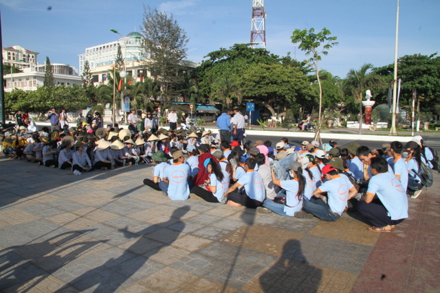 Làm sạch Môi trường biển Nha Trang – Hướng tới Đại lễ Phật Đản Vesak – 2014