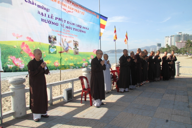 Làm sạch Môi trường biển Nha Trang – Hướng tới Đại lễ Phật Đản Vesak – 2014