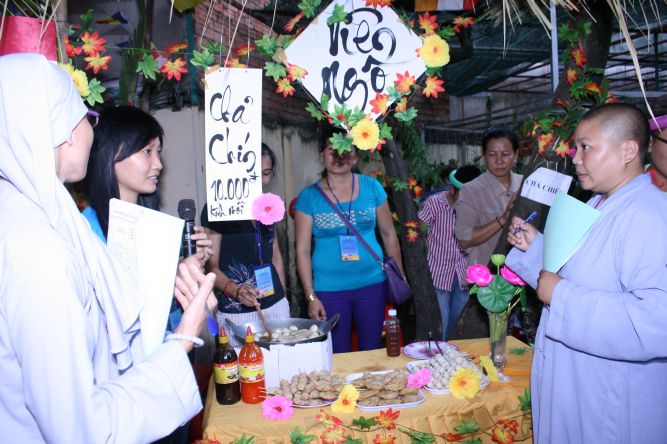 TP.HCM: Trao kỷ Lục Kinh Thư Pháp Vu Lan và Lễ Hội Ẩm Thực Chay Chùa Thiên Chánh
