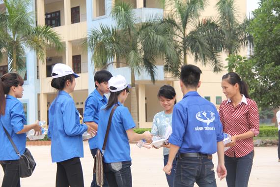 Thái Nguyên: “Chúng Tôi Đồng Hành Cùng Các Bạn” Mùa Thi 2014