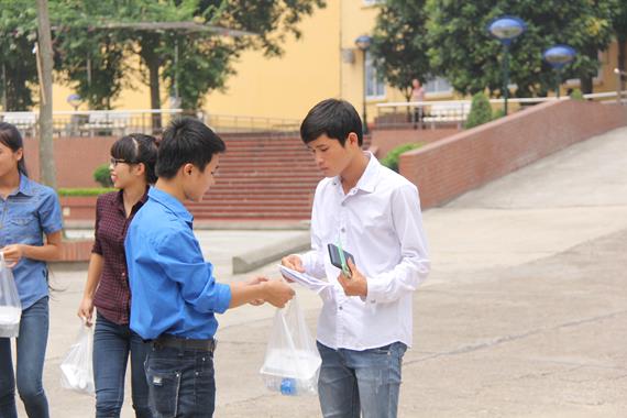 Thái Nguyên: “Chúng Tôi Đồng Hành Cùng Các Bạn” Mùa Thi 2014