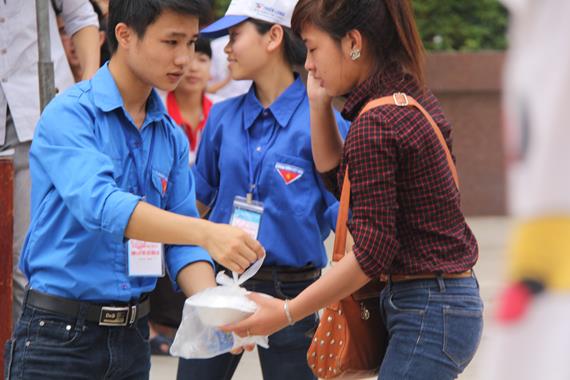 Thái Nguyên: “Chúng Tôi Đồng Hành Cùng Các Bạn” Mùa Thi 2014