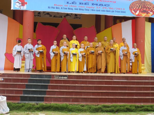 Đồng Tháp: Gieo duyên lành với Tam Bảo trong Phiên Chợ Quê Hương