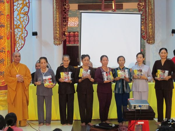Đồng Tháp: Đong đầy cảm xúc lễ bế mạc khóa tu Tuổi trẻ &amp; Cuộc sống lần VII
