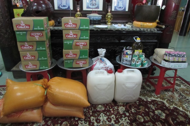 Đồng Tháp: Chùa Hoa Lâm cúng dường trường hạ