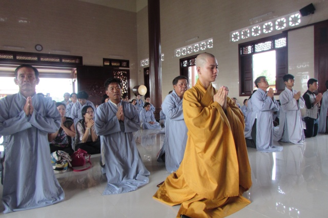Đồng Tháp: Chùa Hoa Lâm cúng dường trường hạ