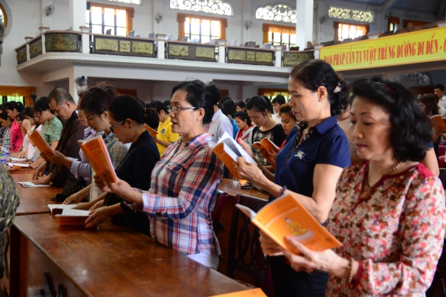 TP. HCM: lễ cầu nguyện và tư vấn mùa thi năm 2014