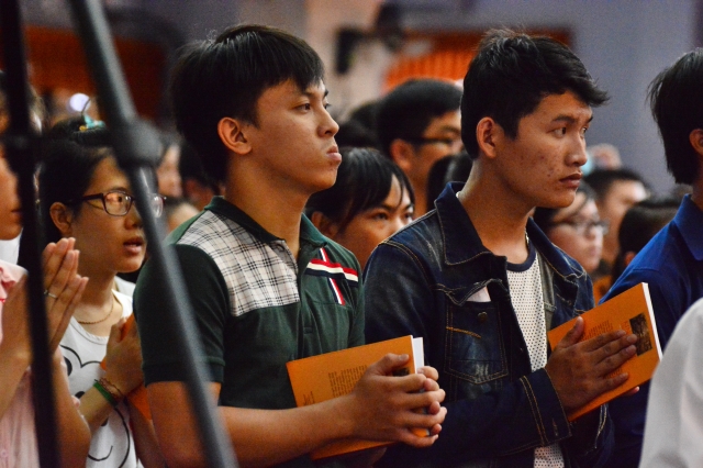 TP. HCM: lễ cầu nguyện và tư vấn mùa thi năm 2014