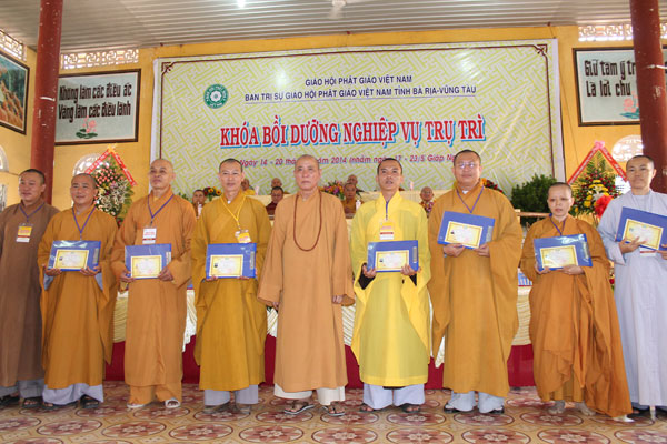 Vũng Tàu: Bế giảng khóa bồi dưỡng nghiệp vụ trụ trì