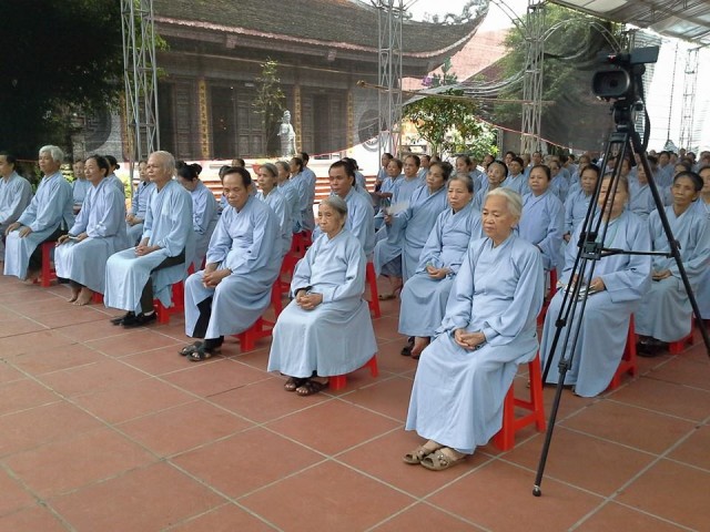 Thái Bình: Vọng Tây cư sĩ chia sẻ Phật pháp trong đại lễ cầu siêu thai nhi chùa Từ Xuyên