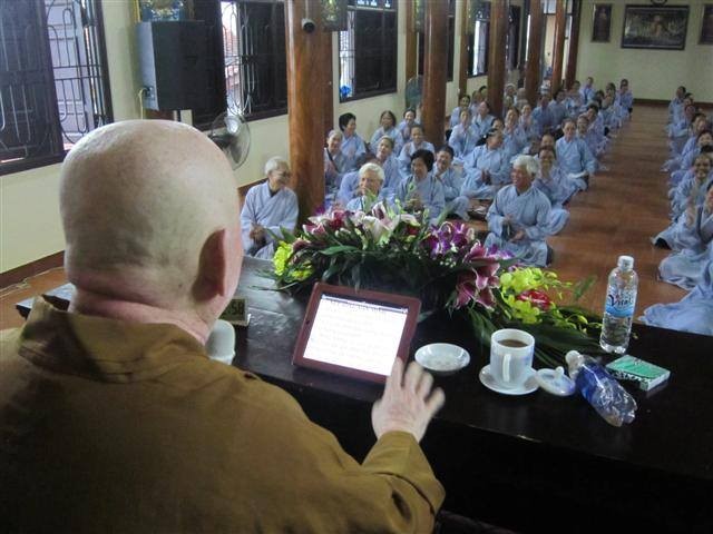 Thái Bình: TT.Thích Duy Trấn giảng về ý nghĩa hòm công đức tại Thái Bình