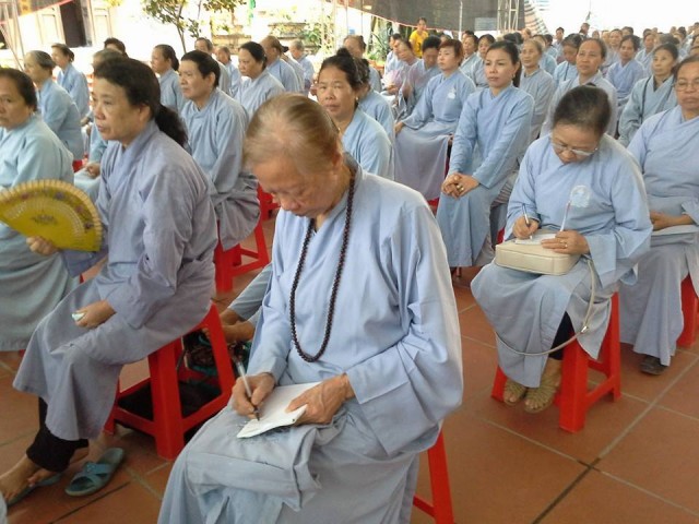 Thái Bình: Vọng Tây cư sĩ chia sẻ Phật pháp trong đại lễ cầu siêu thai nhi chùa Từ Xuyên