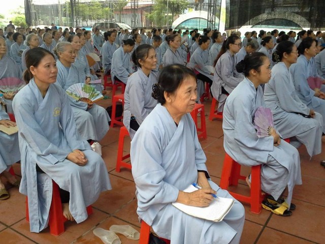 Thái Bình: Vọng Tây cư sĩ chia sẻ Phật pháp trong đại lễ cầu siêu thai nhi chùa Từ Xuyên