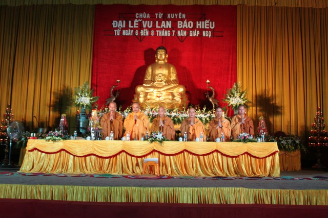 Chùm ảnh:  Mùa Vu Lan ở các chùa tại Thái Bình