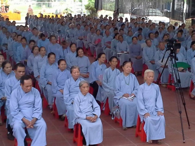 Thái Bình: Vọng Tây cư sĩ chia sẻ Phật pháp trong đại lễ cầu siêu thai nhi chùa Từ Xuyên