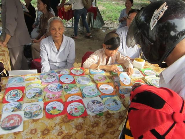 Gia đình Phật tử chùa Đại Phước với Hội chợ Mùa hiếu hạnh