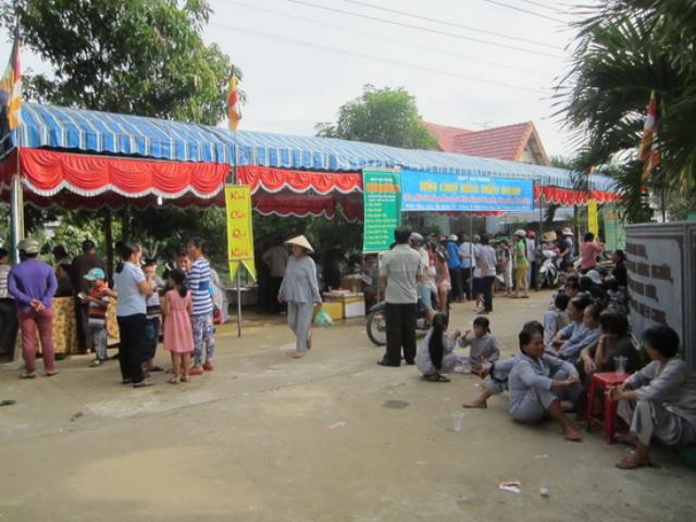 Gia đình Phật tử chùa Đại Phước với Hội chợ Mùa hiếu hạnh