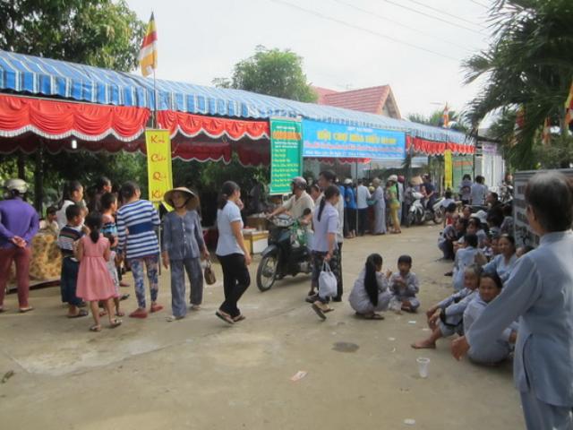 Gia đình Phật tử chùa Đại Phước với Hội chợ Mùa hiếu hạnh