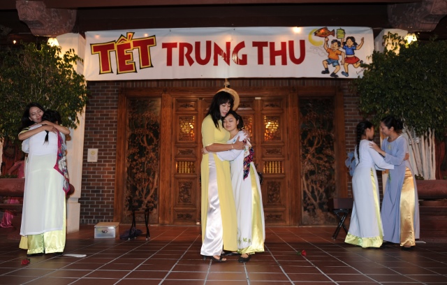 Hoa Kỳ: Vui tết Trung Thu 2014 tại chùa Đức Viên - San Jose