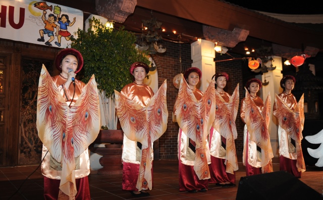 Hoa Kỳ: Vui tết Trung Thu 2014 tại chùa Đức Viên - San Jose