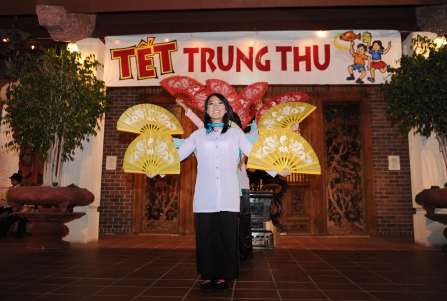 Hoa Kỳ: Vui tết Trung Thu 2014 tại chùa Đức Viên - San Jose