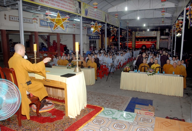Quỹ từ thiện Đạo Phật Ngày Nay: Giảng pháp và tặng quà cho làng người mù, người tàn tật tại Sóc Trăng, Bạc Liêu