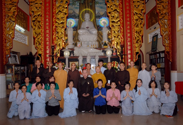Quỹ từ thiện Đạo Phật Ngày Nay: Giảng pháp và tặng quà cho làng người mù, người tàn tật tại Sóc Trăng, Bạc Liêu