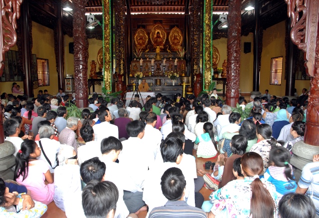 Quỹ từ thiện Đạo Phật Ngày Nay: Giảng pháp và tặng quà cho làng người mù, người tàn tật tại Sóc Trăng, Bạc Liêu
