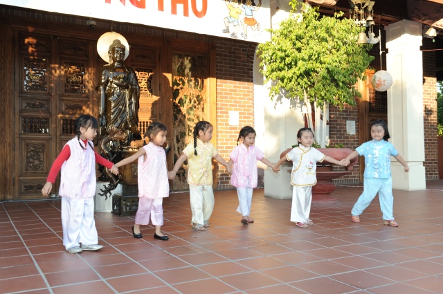 Hoa Kỳ: Vui tết Trung Thu 2014 tại chùa Đức Viên - San Jose