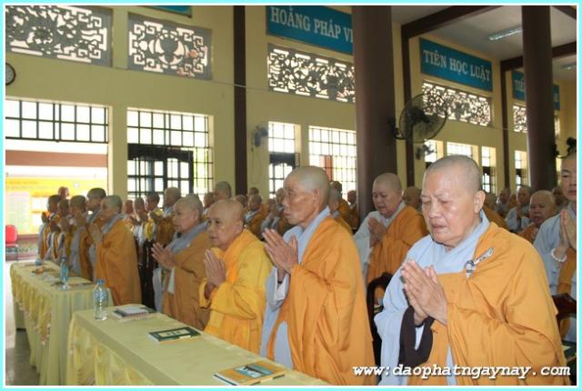 Bình Dương: Phóng Sự Ảnh: "Nét Đẹp Mùa An Cư . PL: 2558"