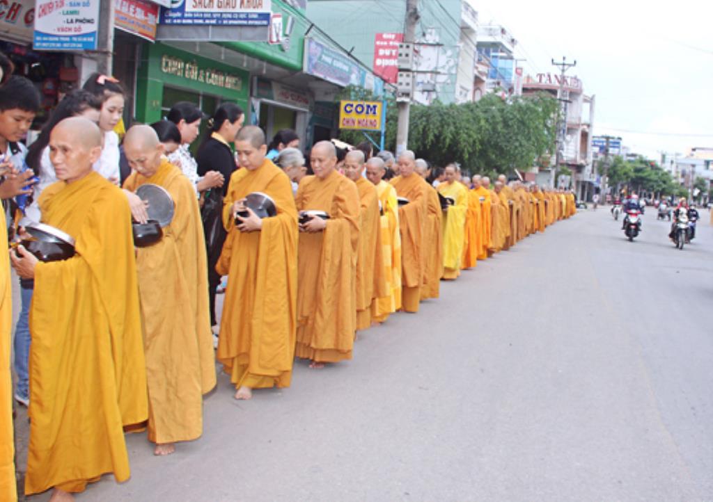 Gia Lai:Tịnh xá Ngọc Trung lễ Mãn hạ và Dâng y mùa Báo Hiếu