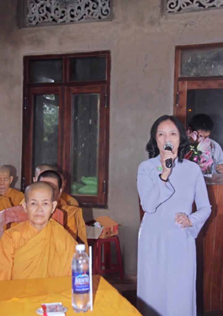 Gia Lai :Tịnh Xá Ngọc lai Chương trình Bông Hồng Cài Áo và Lễ cúng Dường Trai Tăng