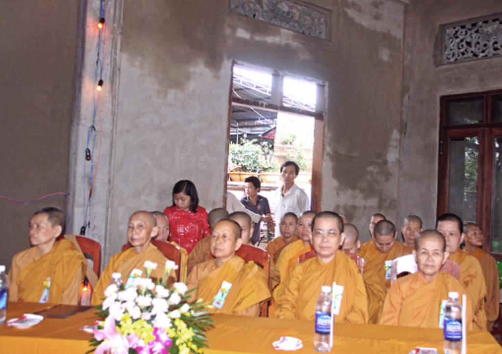 Gia Lai :Tịnh Xá Ngọc lai Chương trình Bông Hồng Cài Áo và Lễ cúng Dường Trai Tăng