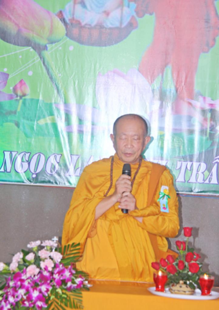 Gia Lai :Tịnh Xá Ngọc lai Chương trình Bông Hồng Cài Áo và Lễ cúng Dường Trai Tăng