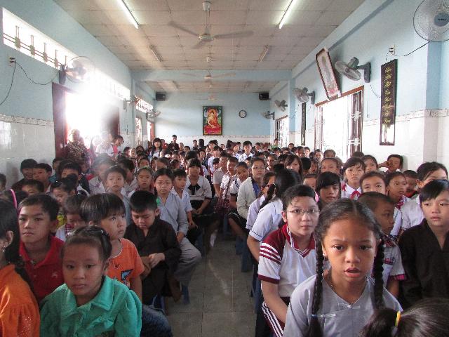 Xúc động buổi lễ tuyên dương học sinh giỏi năm học 2013- 2014 của  Thiền Viện Thiên Phước