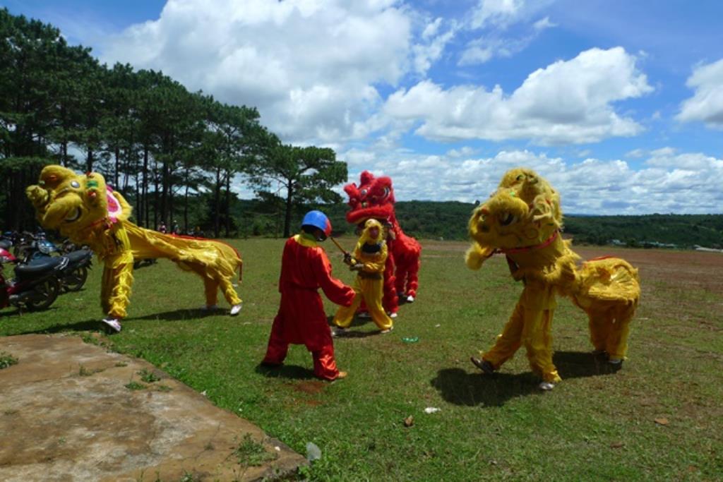 Chùa Liên Hoa Kiến Đức tổ chức trung thu cho các em thiếu nhi các trường nghèo địa bàn