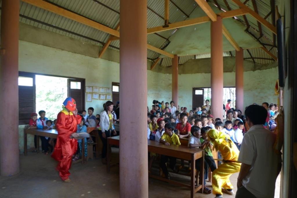 Chùa Liên Hoa Kiến Đức tổ chức trung thu cho các em thiếu nhi các trường nghèo địa bàn