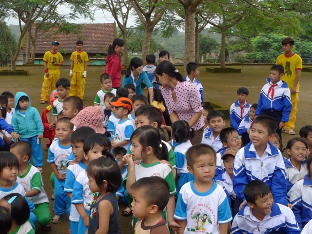 Chùa Liên Hoa Kiến Đức tổ chức trung thu cho các em thiếu nhi các trường nghèo địa bàn