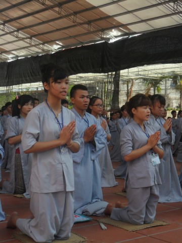 Thái Bình: Chùa Từ Xuyên tổ chức khóa tu mùa hè lần thứ tư năm 2014 LỄ QUY Y TAM BẢO (ngày thứ hai)