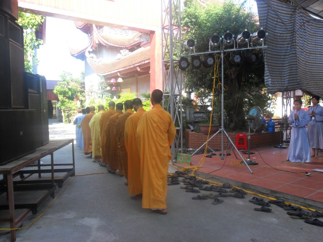 Thái Bình: Chùa Từ Xuyên tổ chức khóa tu mùa hè lần thứ tư năm 2014 LỄ QUY Y TAM BẢO (ngày thứ hai)
