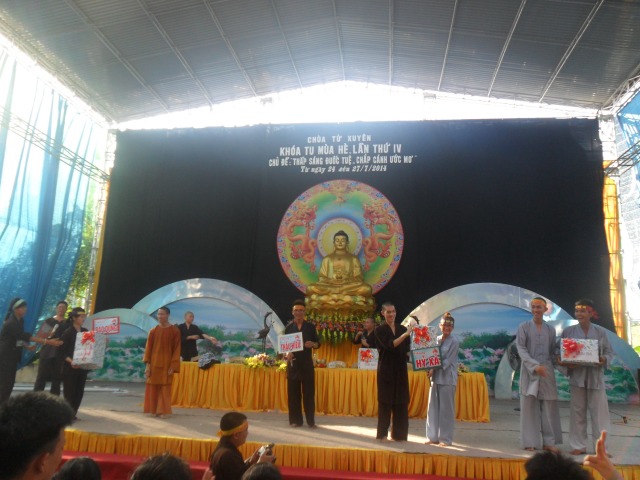 Thái Bình: Chùa Từ Xuyên tổ chức khóa tu mùa hè lần thứ tư năm 2014 LỄ QUY Y TAM BẢO (ngày thứ hai)