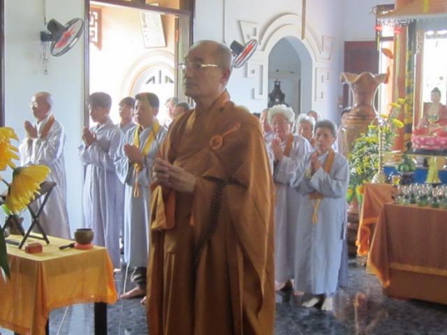 Tổ đình Thiên Bửu tổ chức Khóa tu Bát quan trai lần 6 năm 2014
