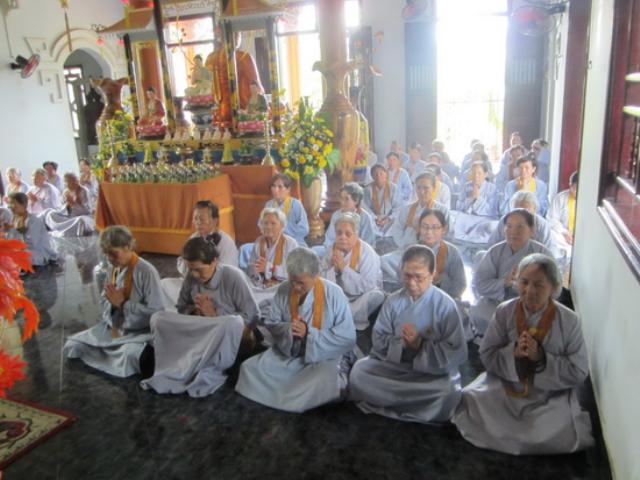 Tổ đình Thiên Bửu tổ chức Khóa tu Bát quan trai lần 6 năm 2014