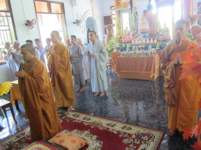 Tổ đình Thiên Bửu tổ chức Khóa tu Bát quan trai lần 6 năm 2014