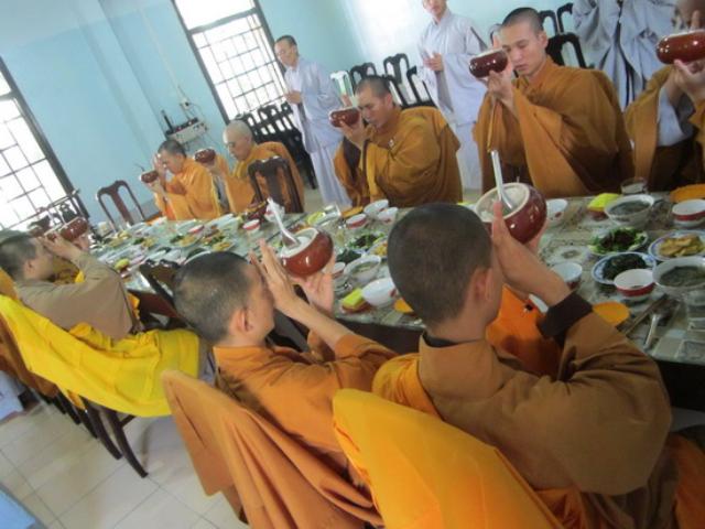 Tổ đình Thiên Bửu tổ chức Khóa tu Bát quan trai lần 6 năm 2014