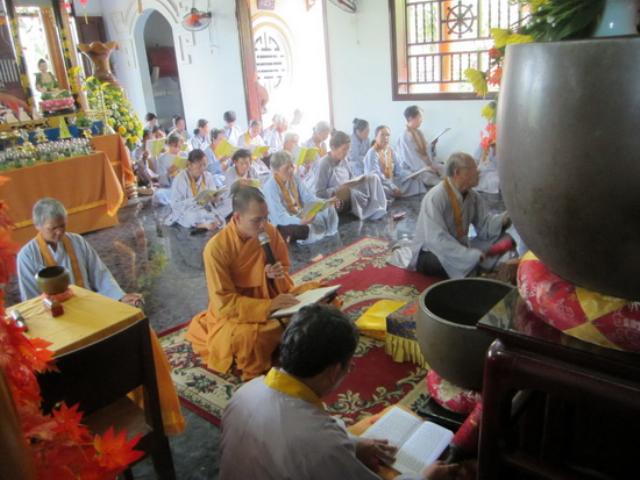 Tổ đình Thiên Bửu tổ chức Khóa tu Bát quan trai lần 6 năm 2014