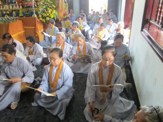 Tổ đình Thiên Bửu tổ chức Khóa tu Bát quan trai lần 6 năm 2014