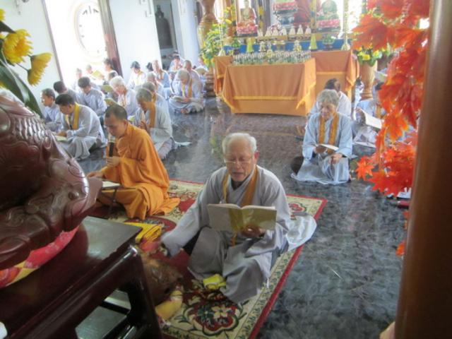 Tổ đình Thiên Bửu tổ chức Khóa tu Bát quan trai lần 6 năm 2014